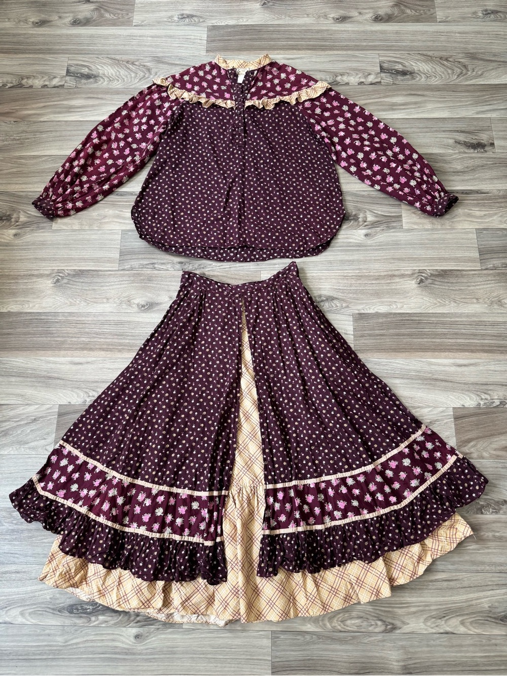 Vintage 1970s Gunne Sax Maroon Calico Print Prairie Peasant Top Skirt Set